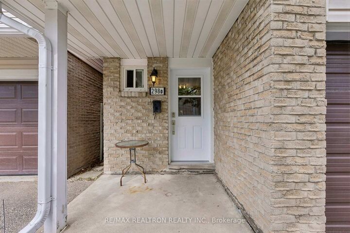 Property Photo:  298D Bluevale Street N  ON N2J 4G3 