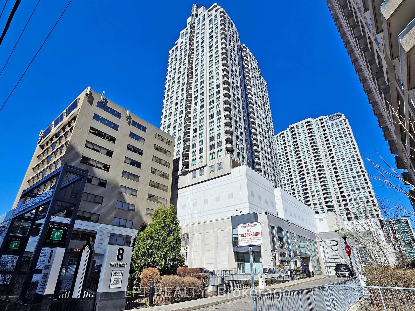 Property Photo:  8 Hillcrest Avenue 503  ON M2N 3N5 