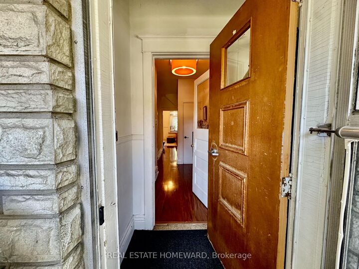 Property Photo:  250 Rushton Road  ON M6G 3J5 