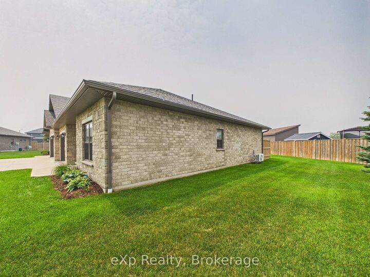 Property Photo:  11-1050 Waterloo Street  ON N0H 2C3 