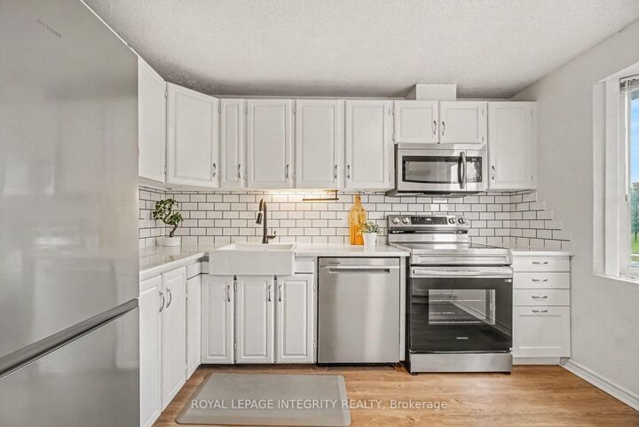 Property Photo: 33 Woodfield Drive C ON K2G 3Y6