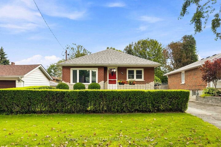Property Photo:  285 Muriel Avenue  ON L1J 2W8 