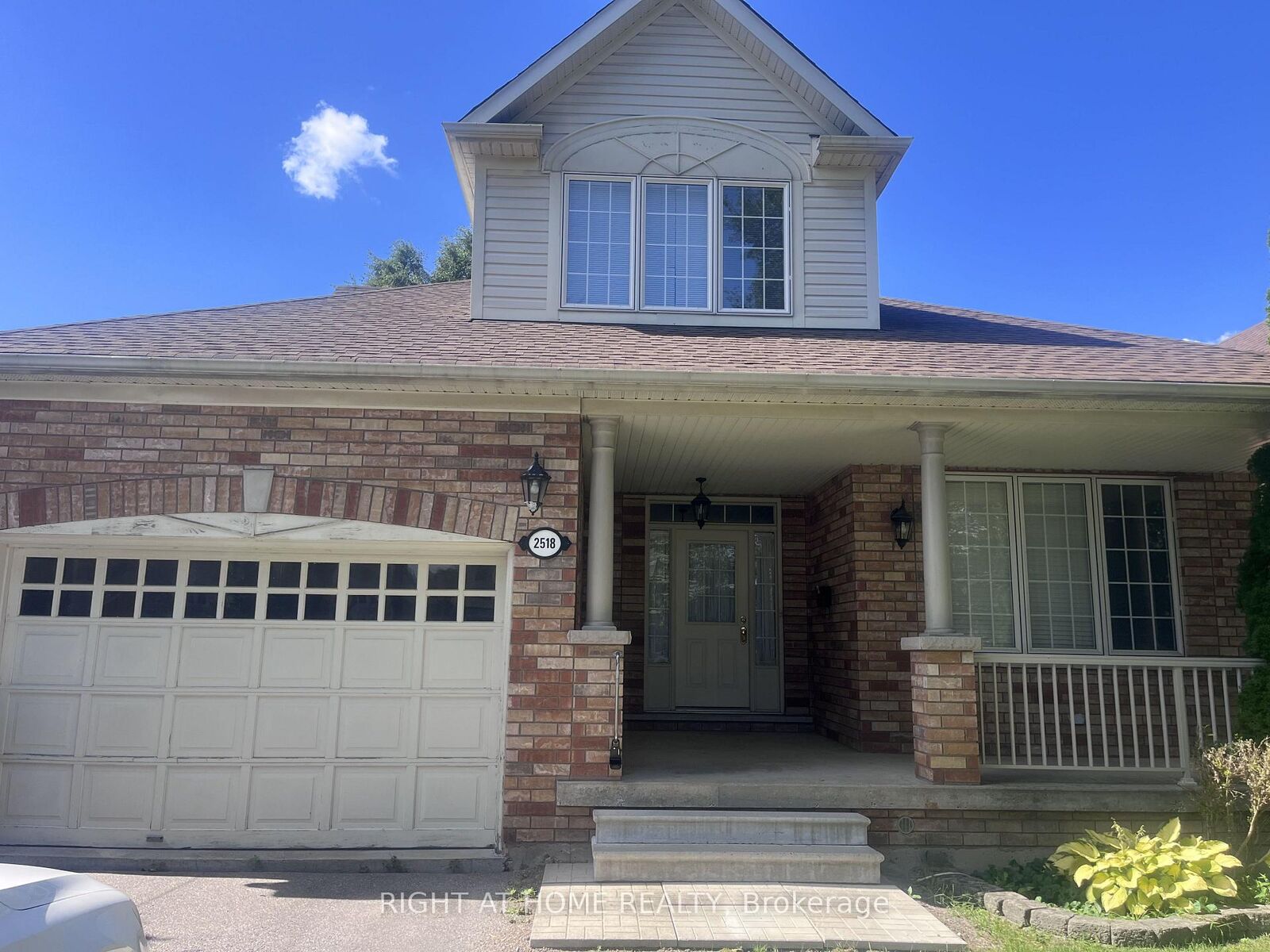 Property Photo:  2518 Rugby Road  ON L5B 1T2 