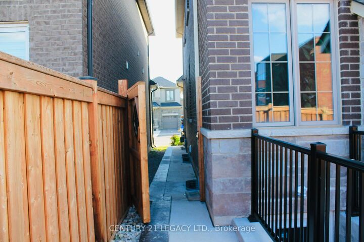 Property Photo:  1267 Kovachik Boulevard  ON L9E 1W7 