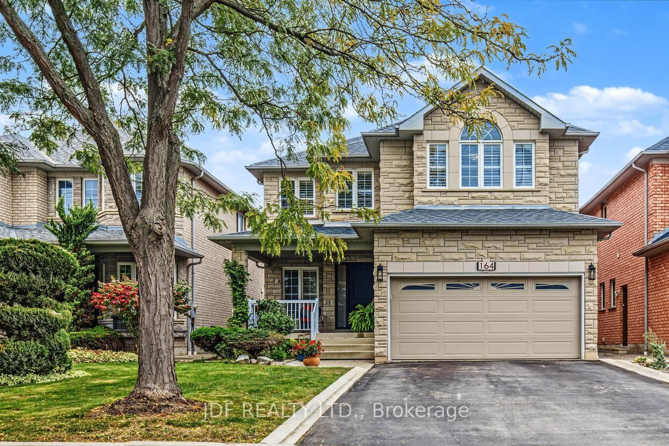 Property Photo: 164 Golden Gate Circle ON L4H 1N6