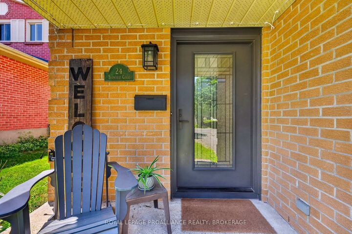 Property Photo:  24 Balmoral Court  ON K7M 7T1 