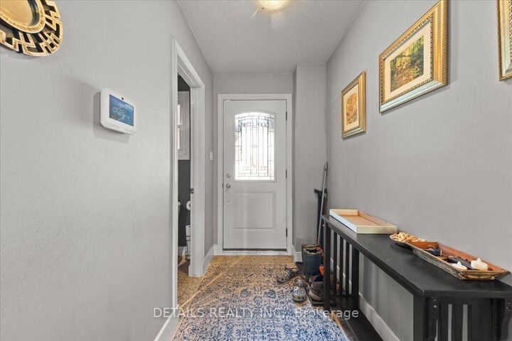 Property Photo:  156 Birch Hill Private N  ON K1K 3Y5 