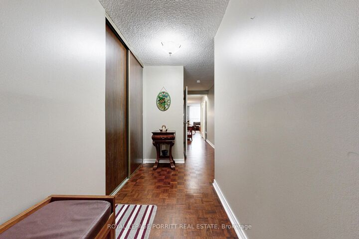 Property Photo:  1535 Lakeshore Road E 201  ON L5E 3E2 