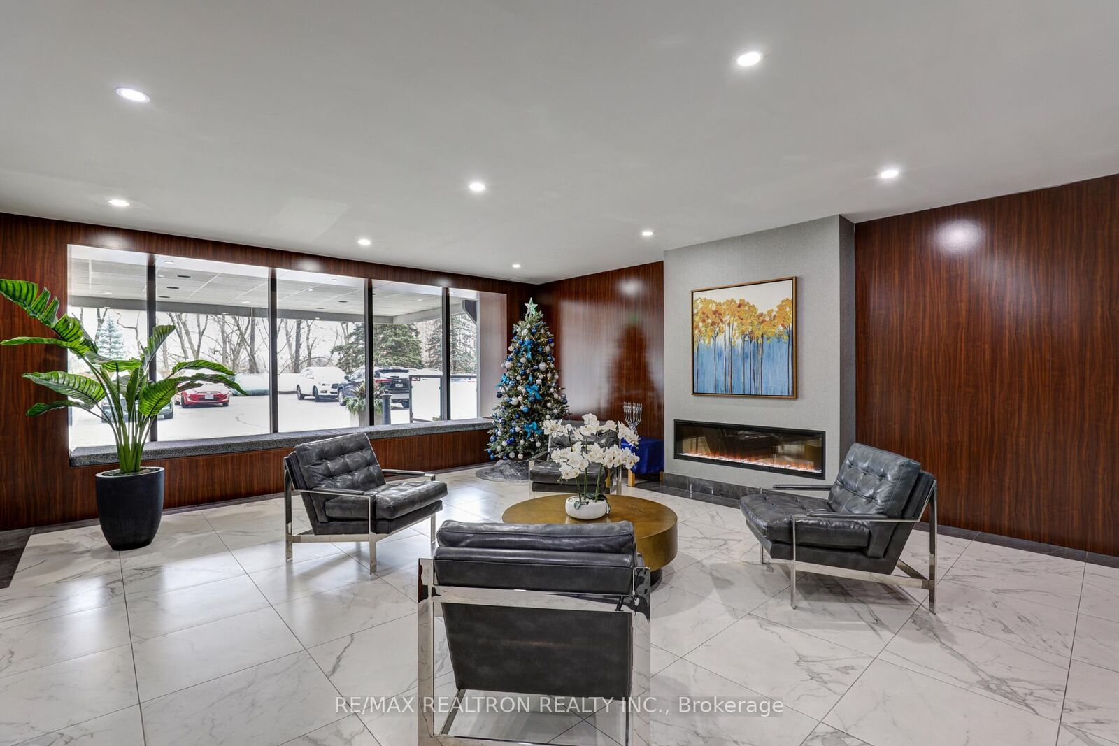 Property Photo:  60 Inverlochy Boulevard 709  ON L3T 4T7 