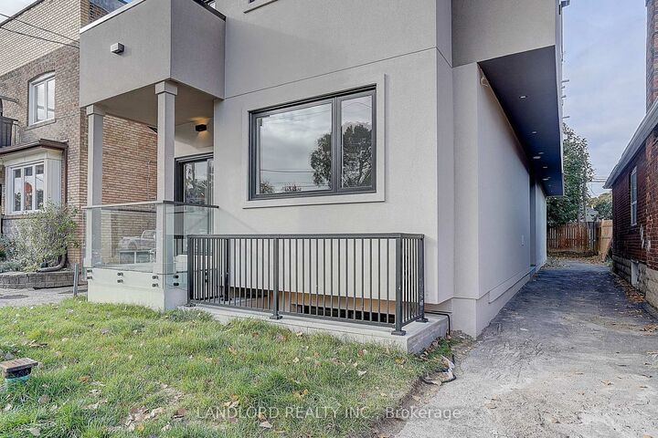 Property Photo:  1344 Pape Avenue Unit 4  ON M4K 3X2 
