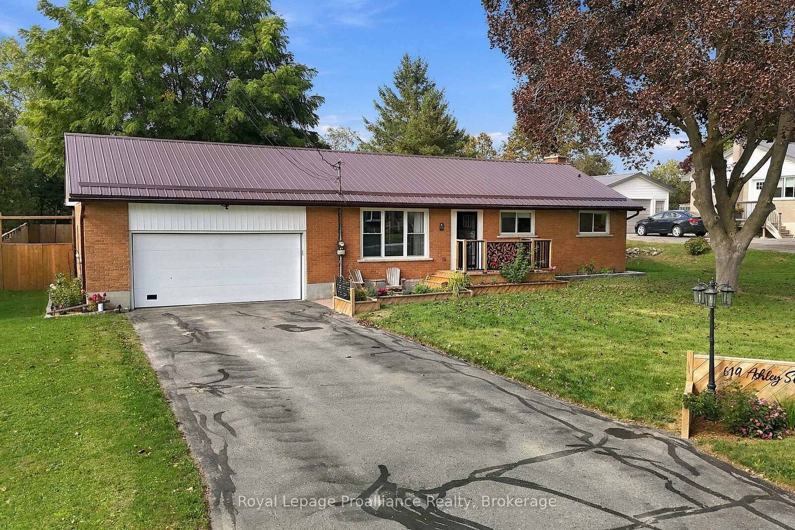 Property Photo:  619 Ashley Street  ON K0K 2B0 