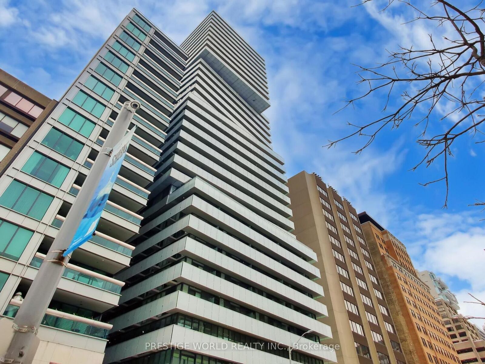 Property Photo:  200 Bloor Street West Street W 1401  ON M5S 1T8 