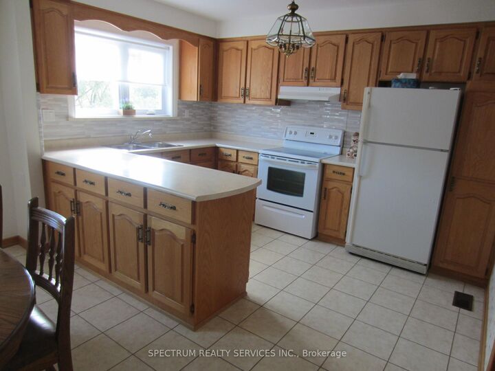 Property Photo:  49 Gotham Court Unit 1  ON M6M 2N9 