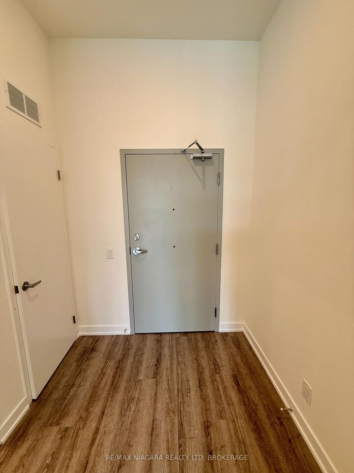 Property Photo:  350 Prince Charles Drive 128  ON L3C 7B3 