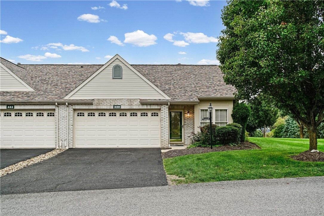 Property Photo: 400 Katy Ln PA 15071