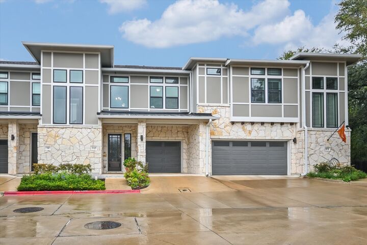 Property Photo:  4323 Spicewood Springs Road 10  TX 78759 