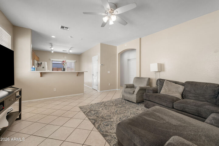 Property Photo: 862 S Colonial Drive AZ 85296