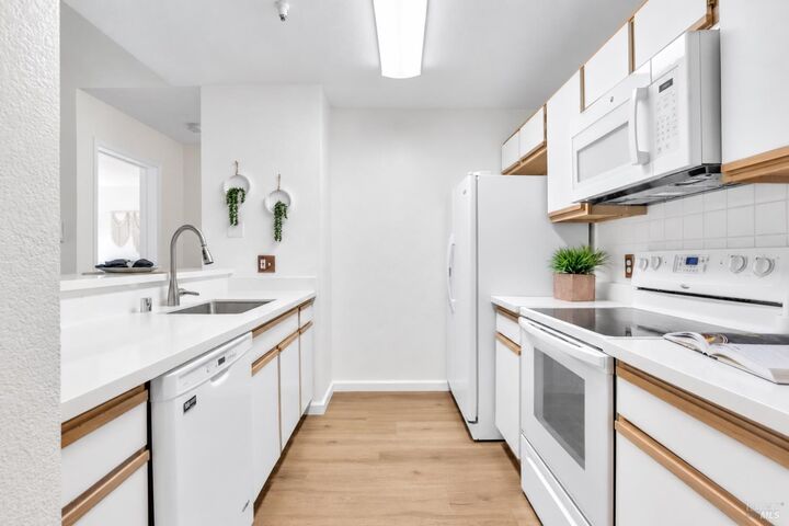 Property Photo: 1201 Glen Cove Parkway 1510 CA 94591