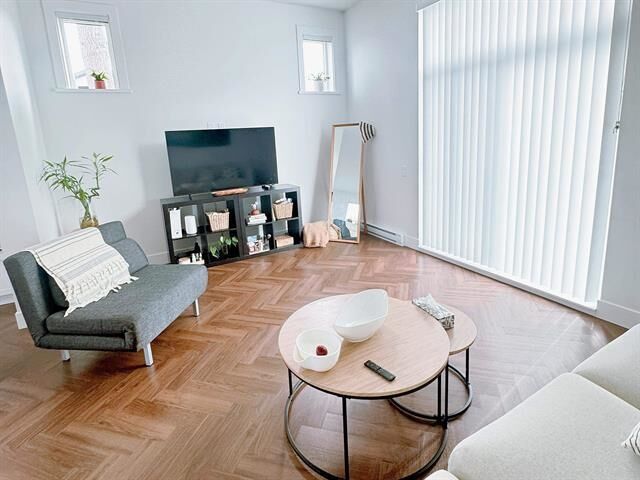 Property Photo:  15828 27 Avenue 8  BC V3Z 0X4 