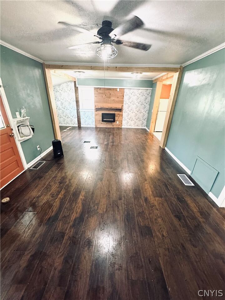 Property Photo:  406 Main Street  NY 13135 
