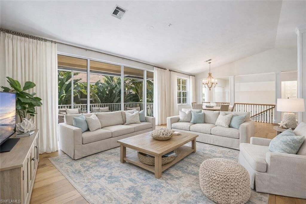 Property Photo: 611 10th Ave S B2 FL 34102