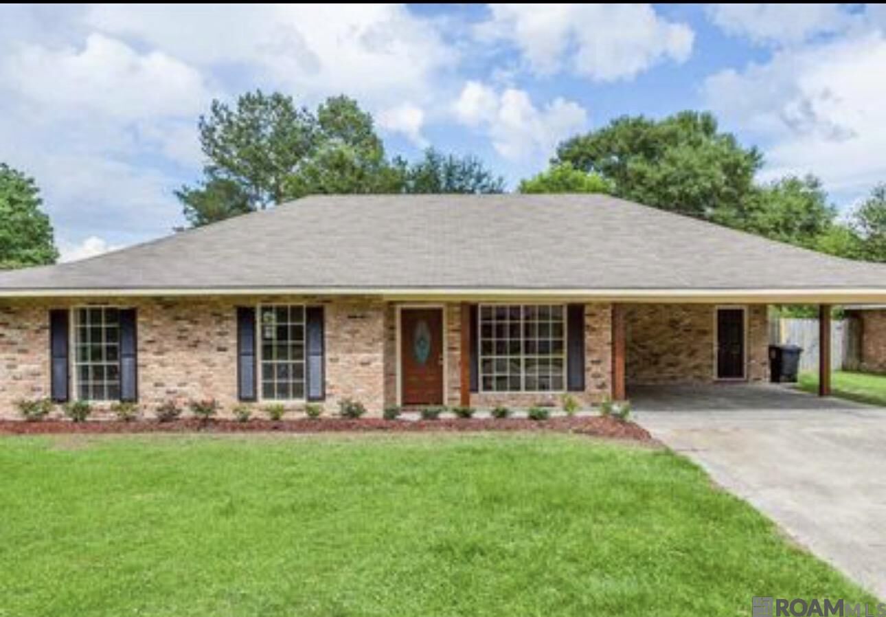 Property Photo:  3952 Edgemont Dr  LA 70814 