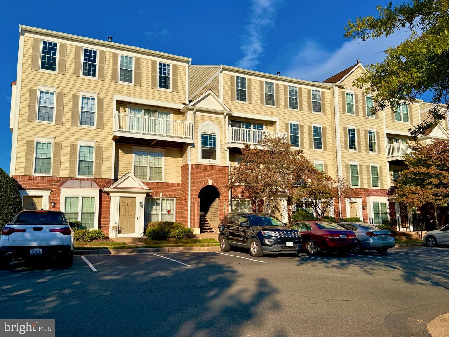 Property Photo:  46924 Courtyard Square 301  VA 20164 