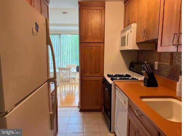 Property Photo: 1210 N Taft Street 406 VA 22201