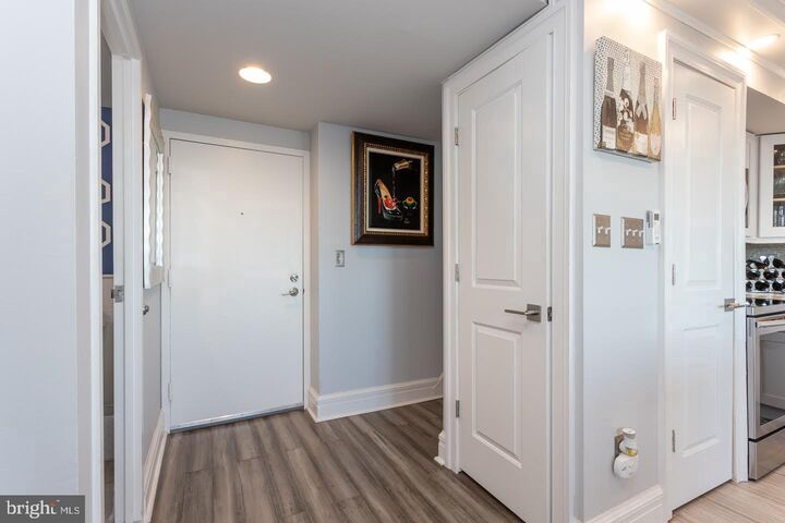 Property Photo:  200 Lombard Street 10 709  PA 19147 