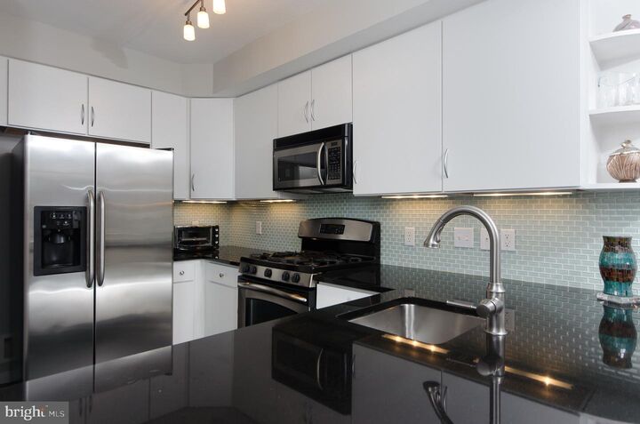 Property Photo: 1117 10th Street NW 712 DC 20001