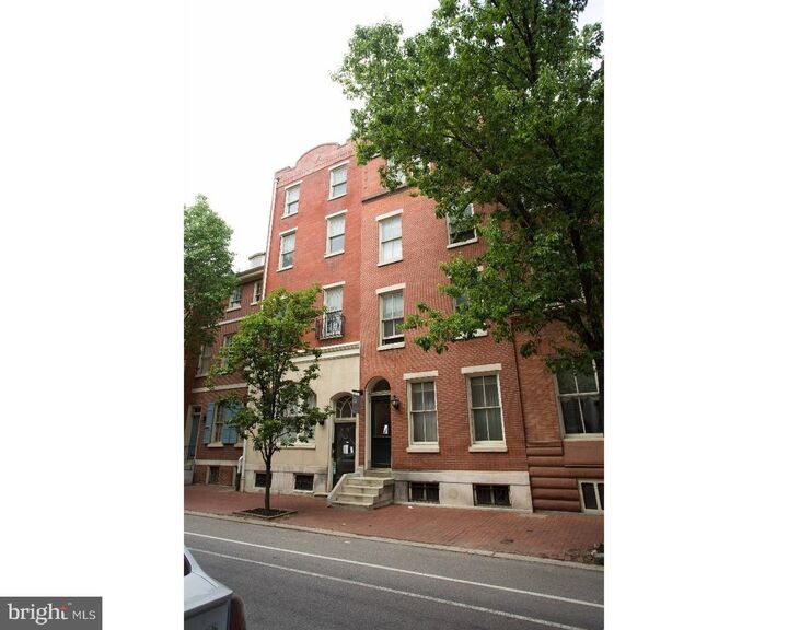 Property Photo:  729 Spruce Street 1B  PA 19106 