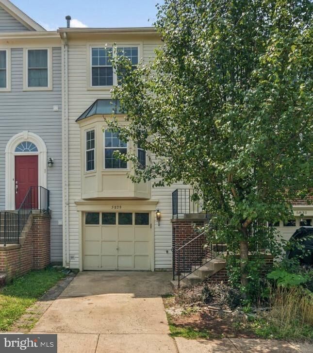 Property Photo: 5829 Stream Pond Court VA 20120