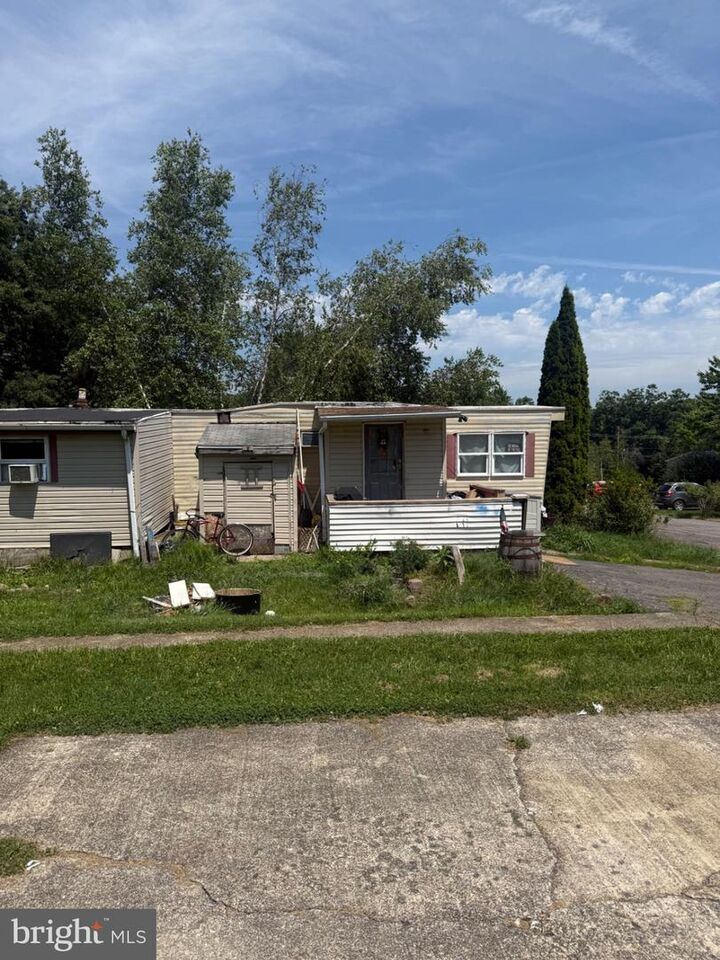 Property Photo:  121 Red Maple Lane  PA 18224 