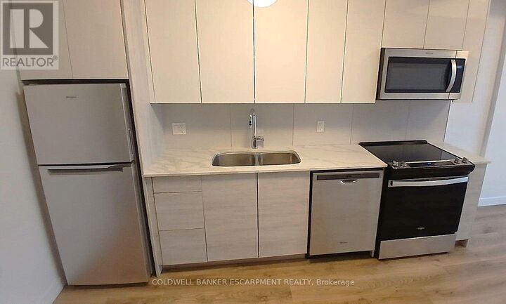 Property Photo:  60 Frederick Street 808  ON N2H 0C7 