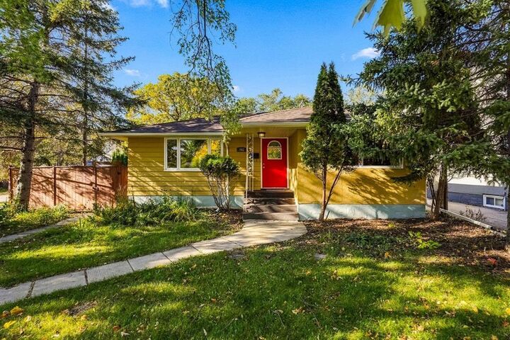 Property Photo:  765 Oakenwald Avenue  MB R3T 1M6 