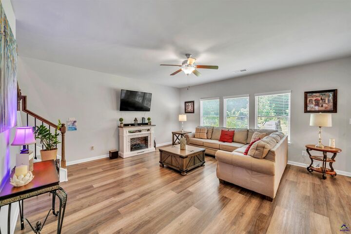 Property Photo:  215 Tyndall Way  GA 31069 