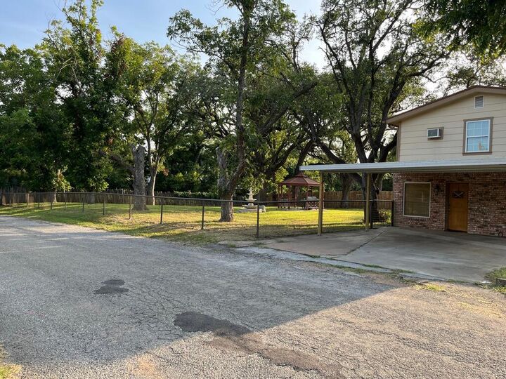 Property Photo:  216 Magnolia  TX 76856 