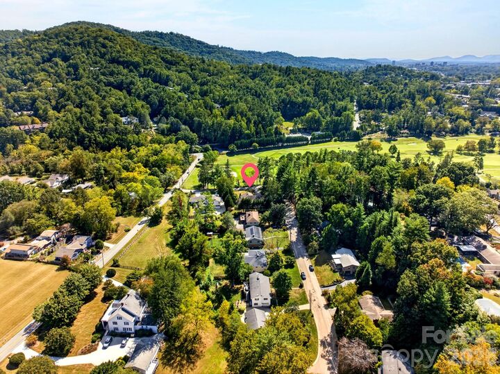 Property Photo: 5 Inglewood Road NC 28804