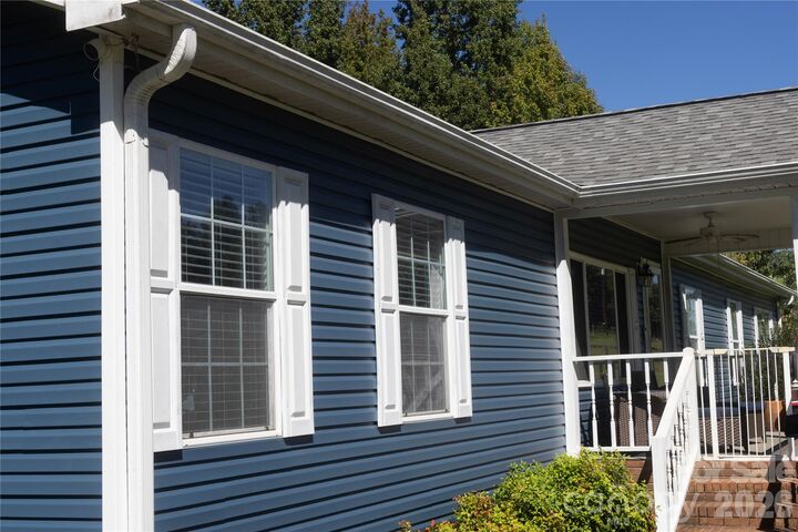Property Photo: 2530 Gaffney Road NC 28114