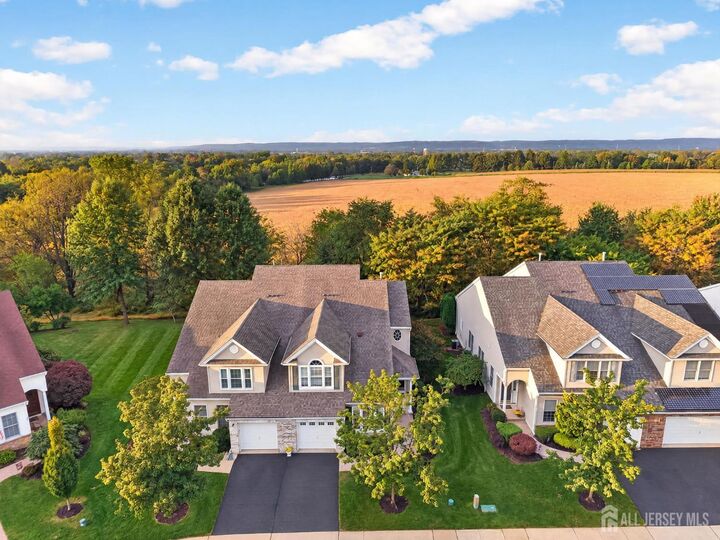 Property Photo:  87 Saratoga Court  NJ 08873 