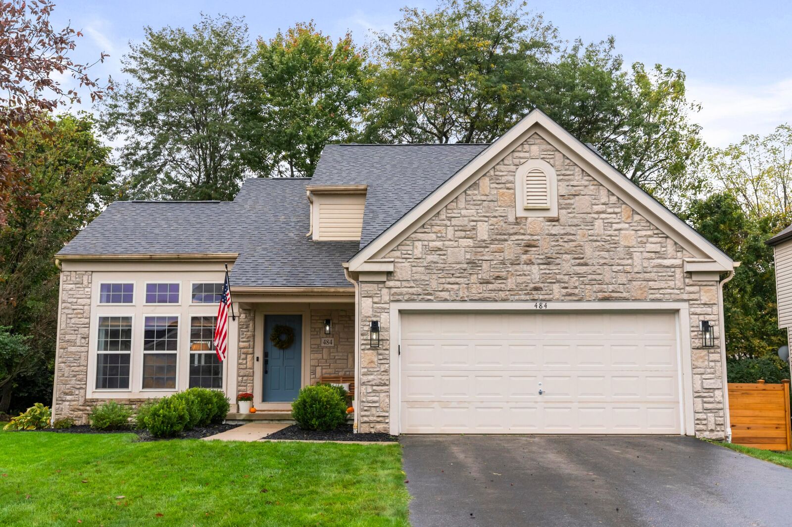 Property Photo: 484 Ironhorse Drive OH 43015