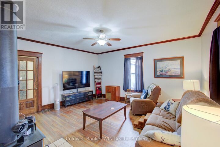 Property Photo: 17 Arthur Street East ON N0G 1Z0
