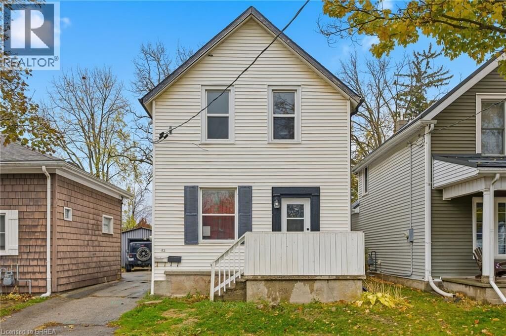 Property Photo:  43 Richardson Street  ON N3T 1H7 