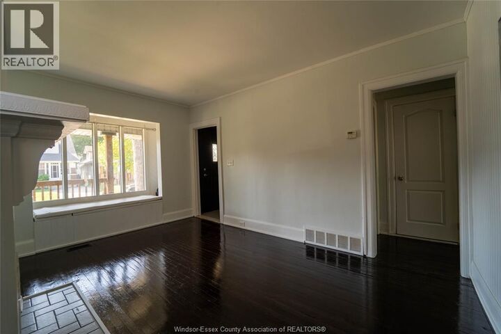 Property Photo:  966 Curry Avenue  ON N9B 2C5 