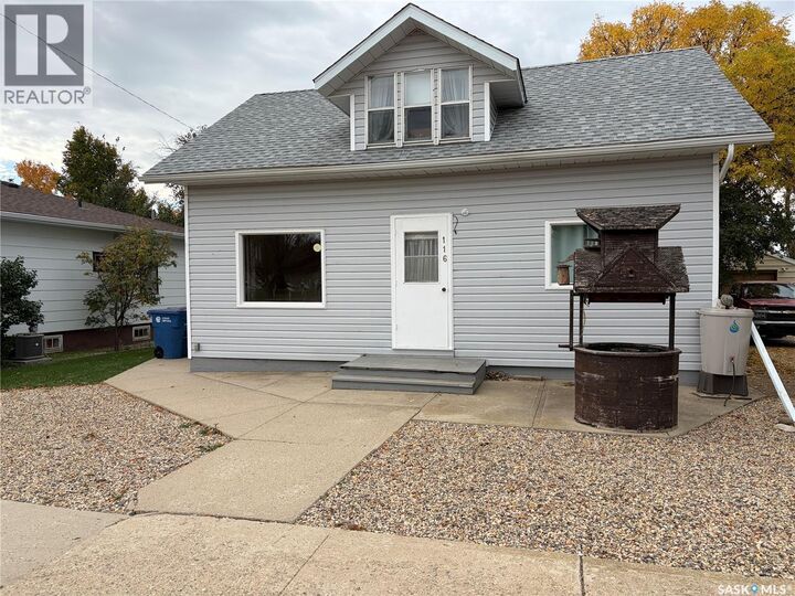 Property Photo:  116 5th Avenue E  SK S0H 1X0 