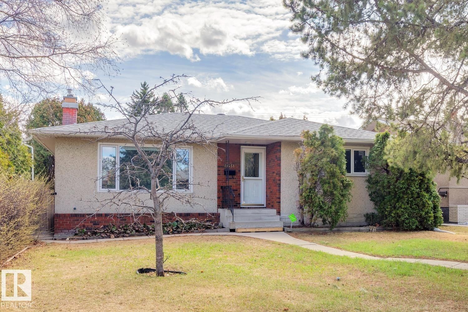 Property Photo:  11451 48 Av NW  AB T6H 0C9 