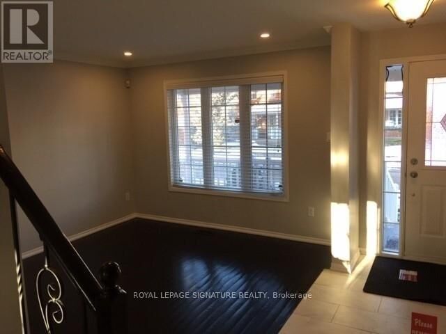 Property Photo:  7092 Walworth Court Upper  ON L5N 7L4 