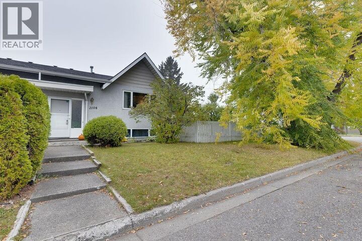 Property Photo: 2108 6th Avenue BC V2M 6E4