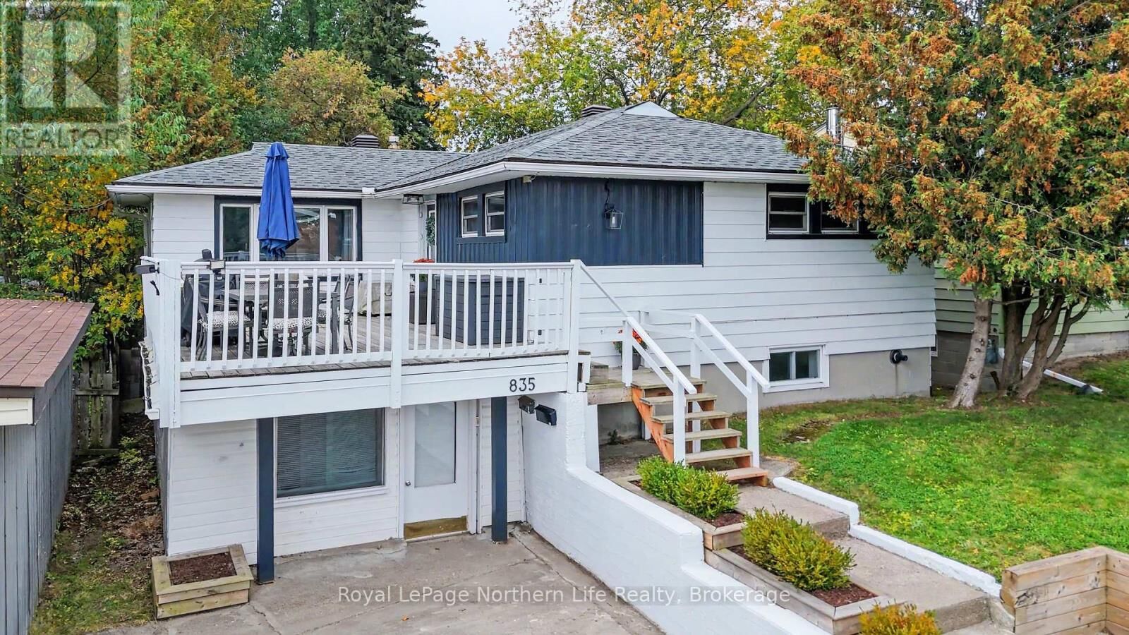 Property Photo:  835 Lorne Avenue  ON P1B 6X4 