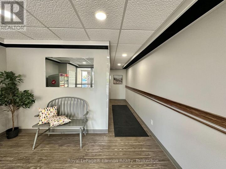 Property Photo:  186 Algoma Street North 213  ON P7A 5A1 